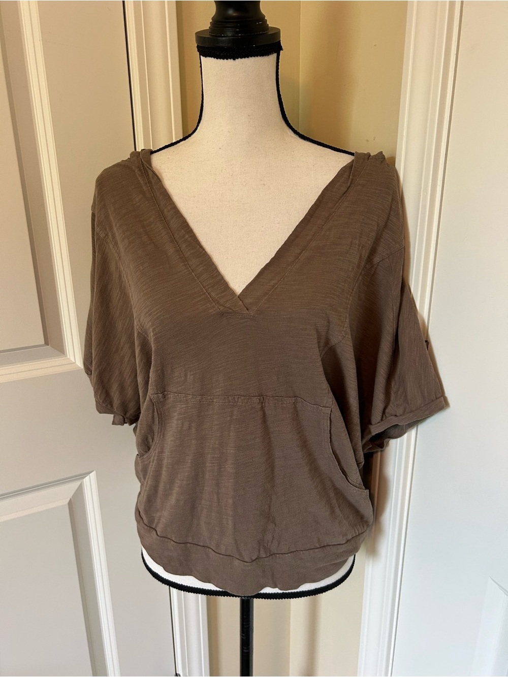 LOFT Brown Short-Sleeve V-Neck Pocket hooded Top